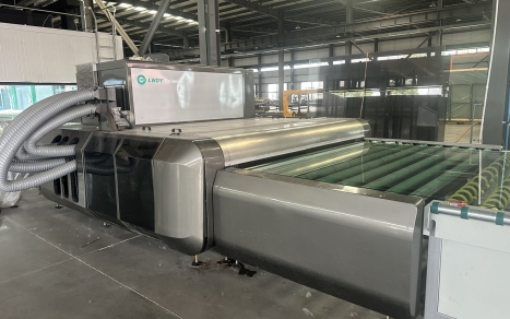 樂威夾膠生產線